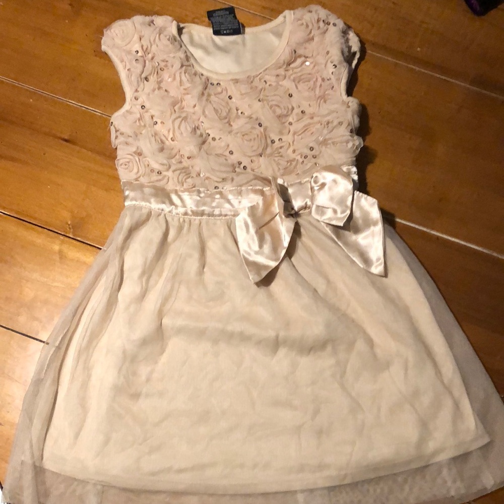 Elegant Beige Kids Dress with Floral Embellishments